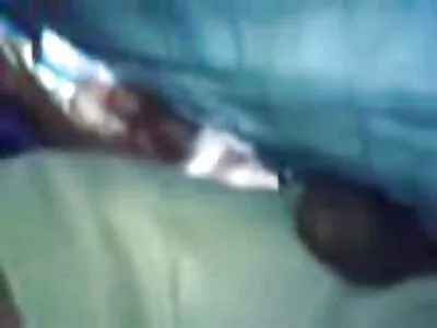 Upea ilmaista pornoo punapää tekee joitain liikkeitä