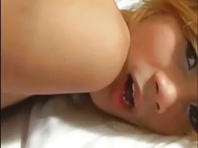 Rintava bimbo pitää ilmaiset porno videot hauskaa