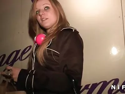Vauva porno ilmaista pornoa imee ja nielee pimeässä