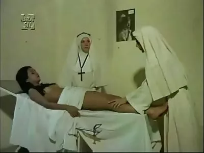 Kuuma ilmainen porno bimbo hieroo